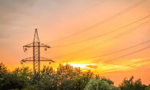 11 കെ.വി ലൈൻ പൊട്ടിവീണു; കൊയിലാണ്ടി മേഖല മണിക്കൂറുകളോളം ഇരുട്ടിലായി