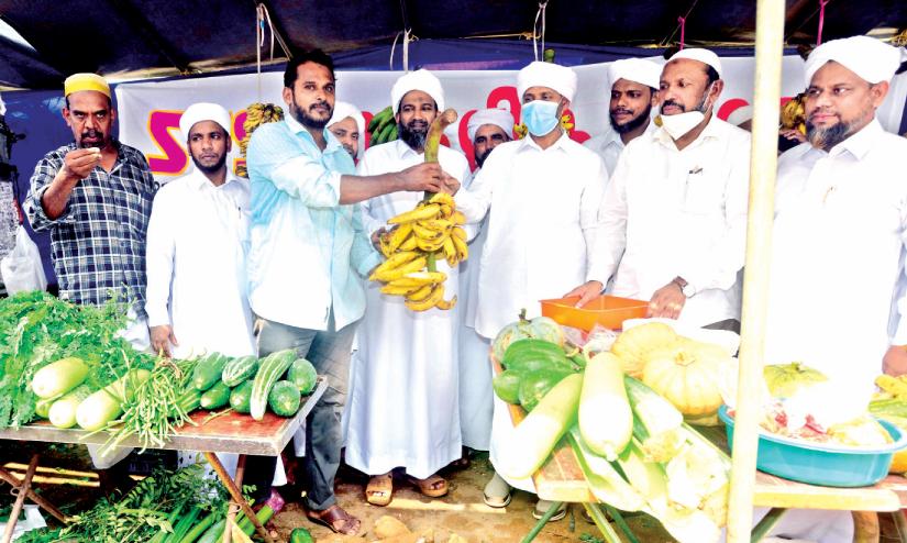എസ്.വൈ.എസ് കാര്ഷിക ചന്ത ശ്രദ്ധേയമായി എസ്.വൈ.എസ് കാര്ഷിക ചന്ത ശ്രദ്ധേയമായി