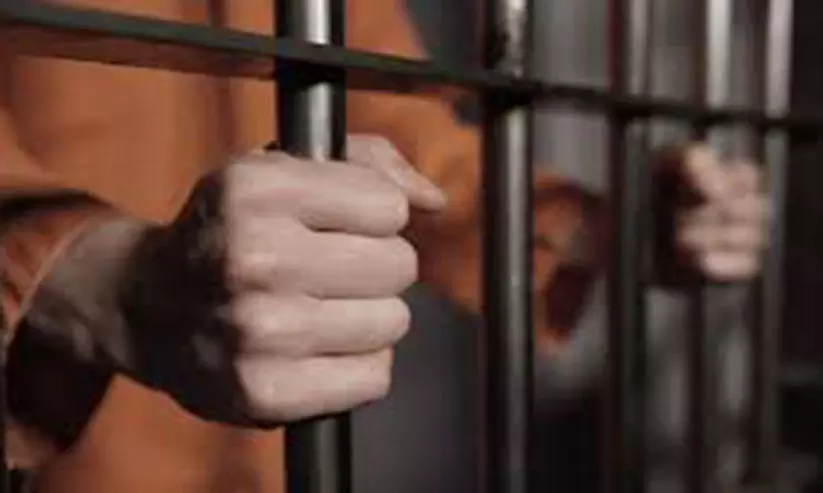 കള്ളപ്പണം വെളുപ്പിക്കൽ: രണ്ടുപേർക്ക് അഞ്ചുവർഷം വീതം തടവും പിഴയും കള്ളപ്പണം വെളുപ്പിക്കൽ: രണ്ടുപേർക്ക് അഞ്ചുവർഷം വീതം തടവും പിഴയും