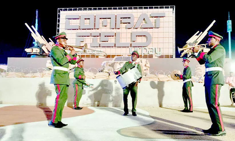 റി​യാ​ദ്​ സീ​സ​ൺ ആ​ഘോ​ഷ​ത്തി​നി​ട​ക്ക്​ യു​ദ്ധ​ക്ക​ളം