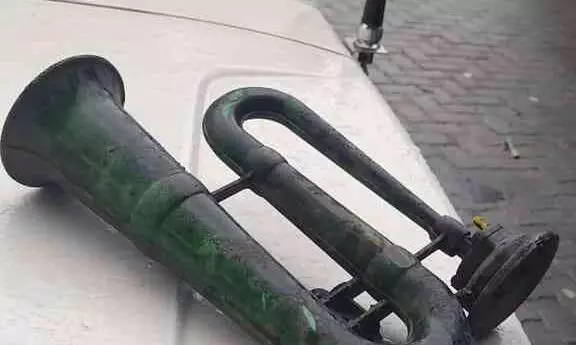 എയർഹോൺ മുഴക്കുന്നത് ചോദ്യം ചെയ്ത നാട്ടുകാരെ മർദിച്ച സംഭവം; മോട്ടോർ വാഹന വകുപ്പ് കേസ്​ എടുത്തു