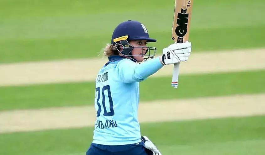 സാറ ടെയ്ലറിന് ചരിത്രനേട്ടം - പുരുഷ ഫ്രാഞ്ചൈസി ക്രിക്കറ്റ് ടീമിനെ പരിശീലിപ്പിക്കുന്ന ആദ്യ വനിത