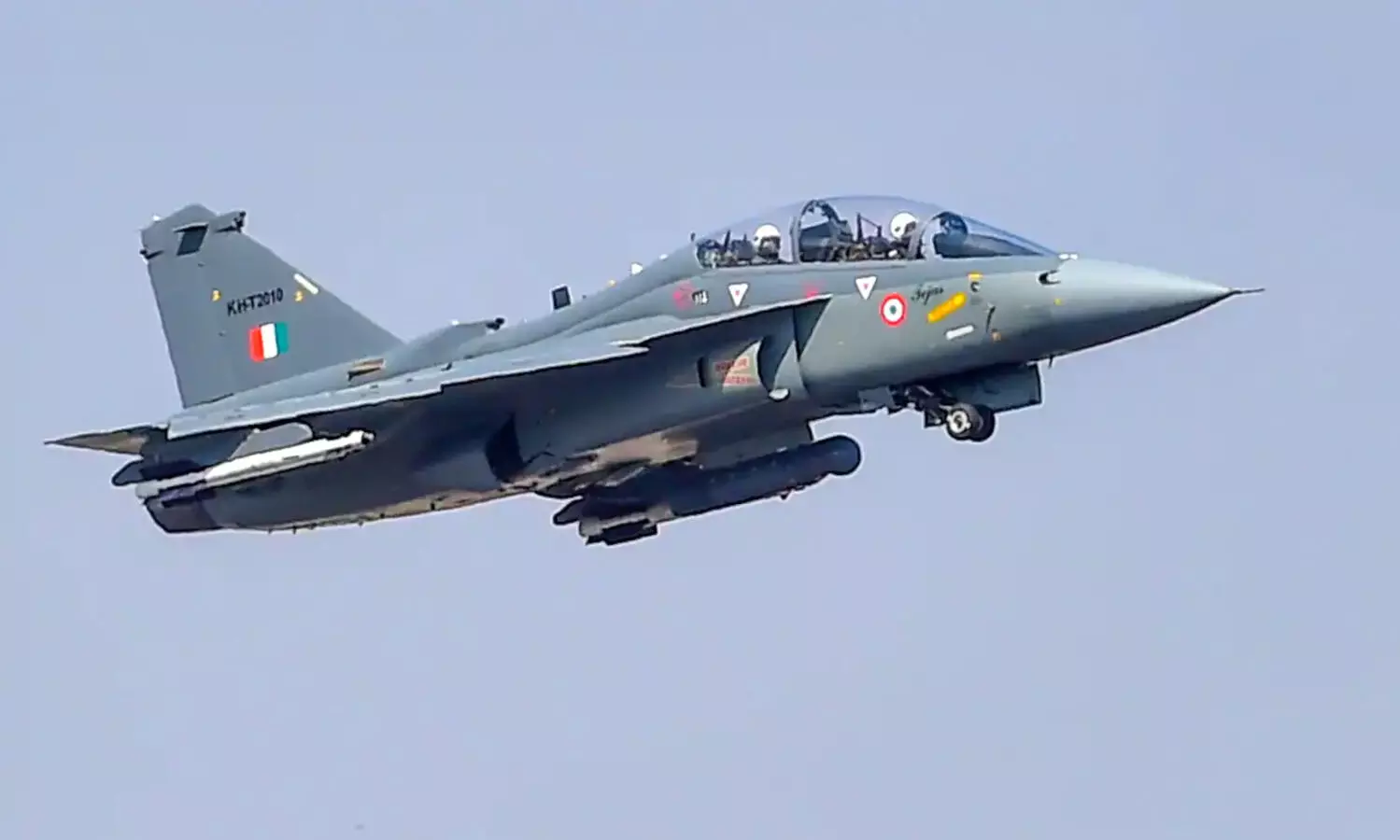 യുദ്ധ വിമാനത്തിൽ നിന്ന് ദീർഘദൂര ബോംബ് ഇന്ത്യ വിജയകരമായി പരീക്ഷിച്ചു