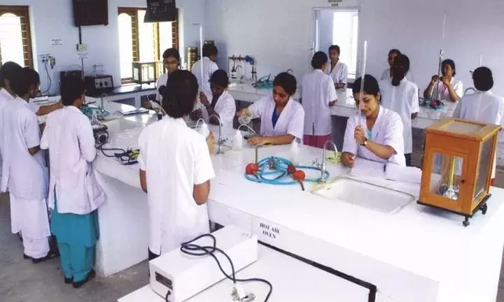 പിന്നാക്ക സംവരണം ഉയർത്താതെ ആയുർവേദ, ഹോമിയോ, ഫാർമസി പി.ജി കോഴ്​സുകൾ