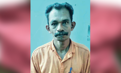 തു​ണി​ക്ക​ട​യി​ൽ​നി​ന്ന്​ ര​ണ്ടു​വ​യ​സ്സു​കാ​രി​യു​ടെ പാ​ദ​സ​രം പൊ​ട്ടി​ച്ചെ​ടു​ത്ത പ്ര​തി പി​ടി​യി​ൽ