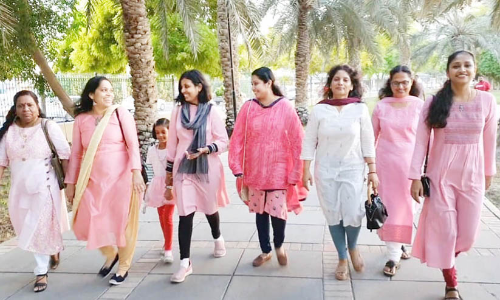 പി​ങ്ക് ദി​നാ​ച​ര​ണം ന​ട​ത്തി