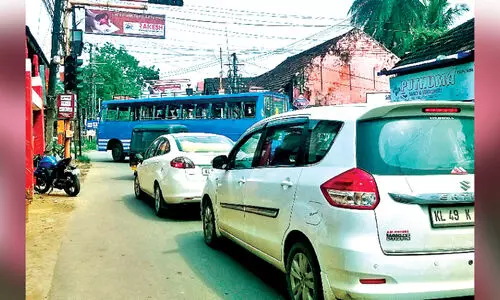 ട്രാഫിക് സിഗ്​നൽ തകരാർ; പുതുനഗരത്ത്​​ പരസ്​പരം പഴിചാരി​ വകുപ്പുകൾ