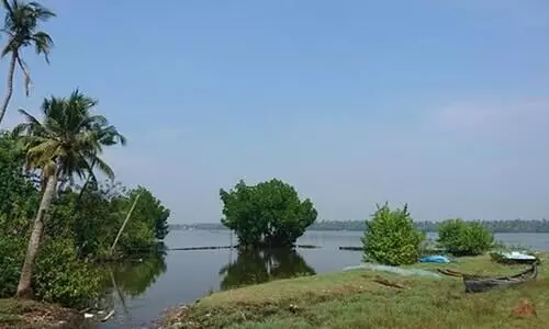 യാ​ത്ര​ദു​രി​തം പ​ഠി​പ്പ്‌ മു​ട​ക്കു​മോ​യെ​ന്ന ആ​ശ​ങ്ക​യി​ൽ വൈ​പ്പി​ൻ