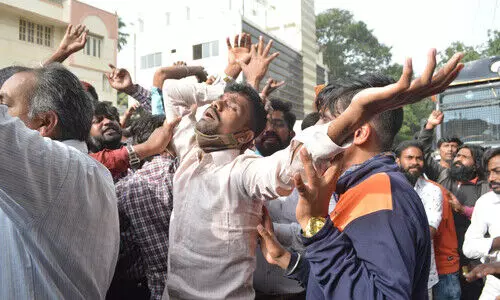 സാൻഡൽവുഡിന്‍റെ രാജകുമാരനെ കാണാൻ ഒഴുകിയെത്തി പതിനായിരങ്ങൾ...