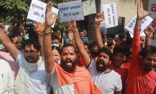 ജുമുഅ നമസ്കാരം തടസ്സപ്പെടുത്താൻ ശ്രമം; 30 പേരെ പൊലീസ് കരുതൽ തടവിലാക്കി