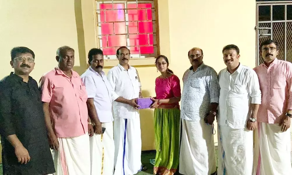 ഒ.െഎ.സി.സി പ്രസംഗ മത്സര സമ്മാനം വിതരണം ചെയ്തു ഒ.െഎ.സി.സി പ്രസംഗ മത്സര സമ്മാനം വിതരണം ചെയ്തു