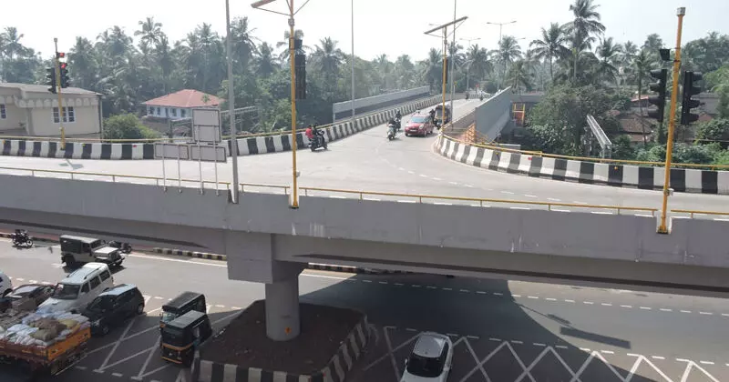 മേൽപാലത്തിന്​ സ്​ഥലം കൊടുത്തതിന്​ ന​ഷ്​​ട പ​രി​ഹാ​രം നൽകിയില്ല; സർക്കാർ വാഹനം ലേലം ചെയ്​തു