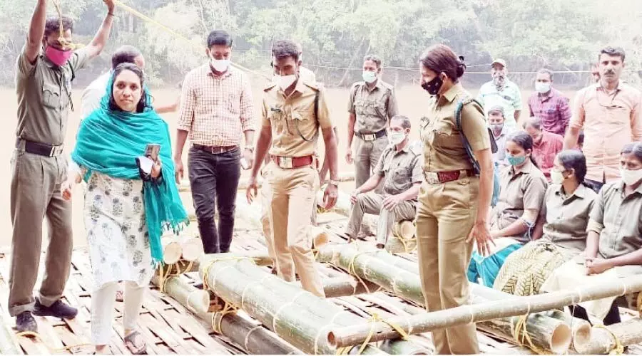 കുറുവ ദ്വീപിൽ സഞ്ചാരികൾക്കായി പുതിയ ചങ്ങാടം കുറുവ ദ്വീപിൽ സഞ്ചാരികൾക്കായി പുതിയ ചങ്ങാടം