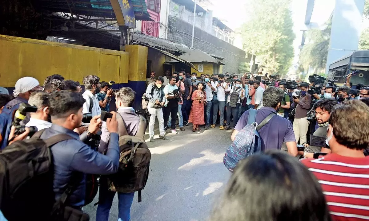 Mobile phones stolen from people who turned up at Arthur Road jail to see Aryan Khan