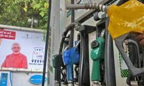 കുതിച്ചുയർന്ന്​ ഇന്ധനവില; പെട്രോൾ-ഡീസൽ വില വീണ്ടും കൂട്ടി