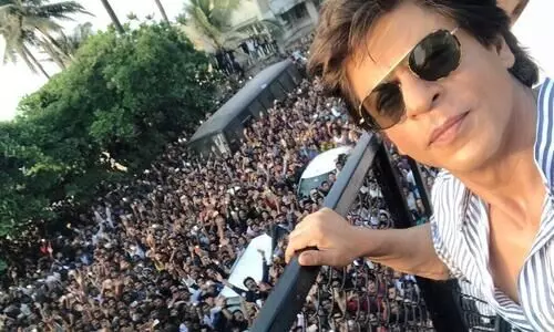 Shah Rukh Khan Requests Bollywood Celebs to Not Visit Mannat After Aryan Khan’s Arrest