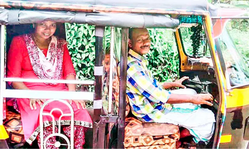 പത്താംക്ലാസ്​ കടന്ന്​ ദമ്പതികൾ; പ​ത്താം​ക്ലാ​സ് തു​ല്യ​ത പ​രീ​ക്ഷ​യി​ൽ 93.86 വി​ജ​യ ശ​ത​മാ​നം