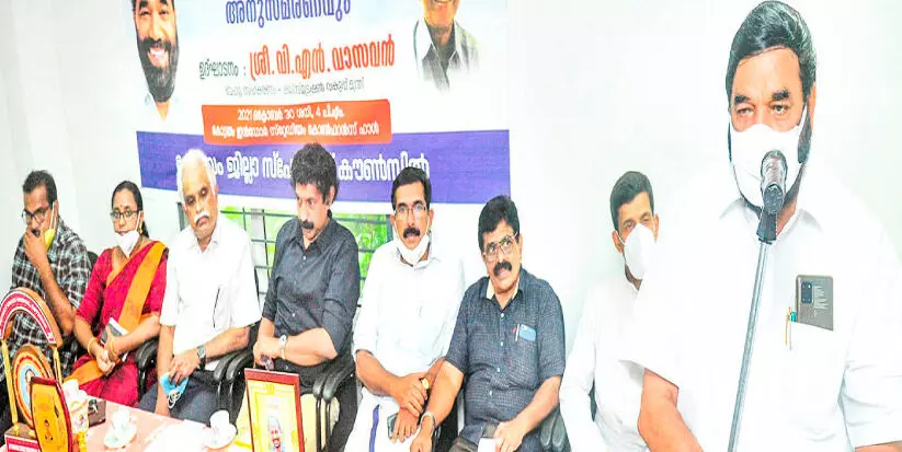 അയ്മനം ബാബുവിനെ അനുസ്മരിച്ചു അയ്മനം ബാബുവിനെ അനുസ്മരിച്ചു