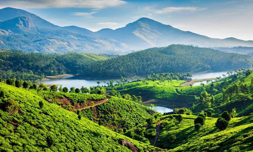 കേരളത്തെ അറിയാം നൂറു ചോദ്യങ്ങളിലൂടെ കേരളത്തെ അറിയാം നൂറു ചോദ്യങ്ങളിലൂടെ