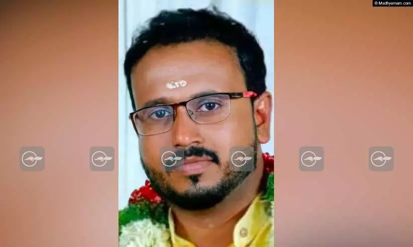 ബി.ജെ.പി പ്രവർത്തകൻ കുത്തേറ്റു മരിച്ചു; ആളുമാറി ആക്രമിച്ചതാണെന്ന് സംശയം ബി.ജെ.പി പ്രവർത്തകൻ കുത്തേറ്റു മരിച്ചു; ആളുമാറി ആക്രമിച്ചതാണെന്ന് സംശയം