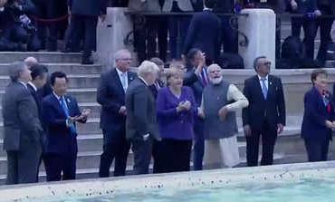 ട്രെവി ജലധാര സന്ദർശിച്ച് മോദി ട്രെവി ജലധാര സന്ദർശിച്ച് മോദി