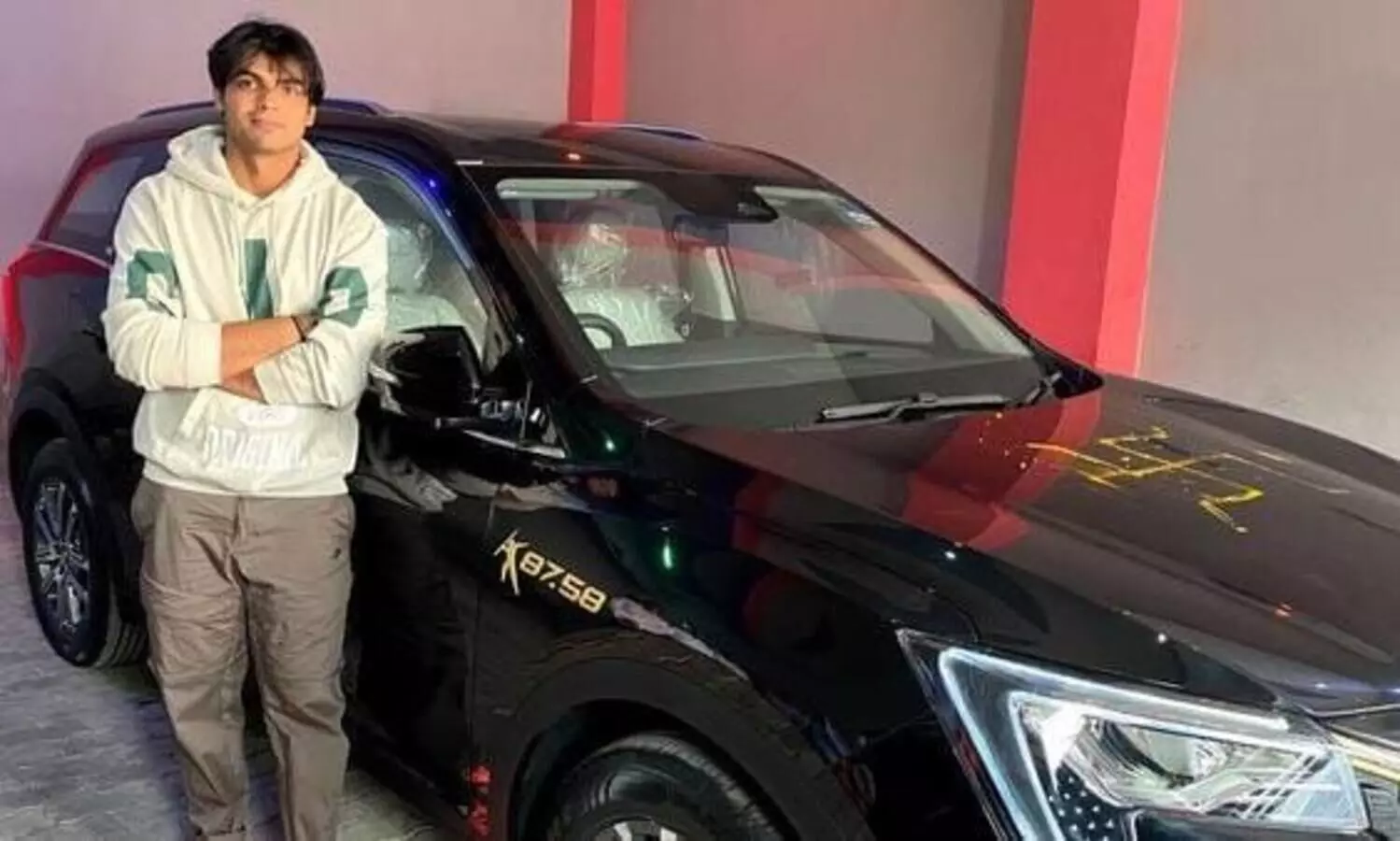 Olympian Neeraj Chopra receives his Mahindra XUV700 Javelin Gold Edition