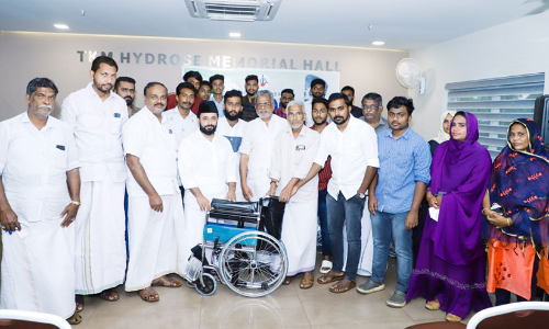 പാ​ലി​യേ​റ്റി​വ് കെ​യ​ര്‍ ഉ​പ​ക​ര​ണ​ങ്ങ​ള്‍ കൈ​മാ​റി