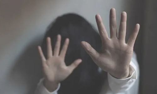 21 മാസം; സംസ്ഥാനത്ത് 3262 സ്ത്രീ ആത്മഹത്യ; ആറ് വർഷത്തിനിടെ ബലാത്സംഗത്തിന് ഇരയായത് 11,227 പേർ 21 മാസം; സംസ്ഥാനത്ത് 3262 സ്ത്രീ ആത്മഹത്യ; ആറ് വർഷത്തിനിടെ ബലാത്സംഗത്തിന് ഇരയായത് 11,227 പേർ