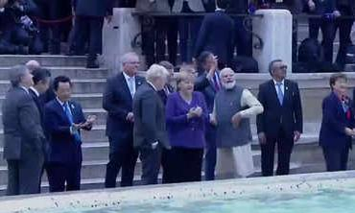 ട്രെവി ജലധാര സന്ദർശിച്ച്​ മോദി