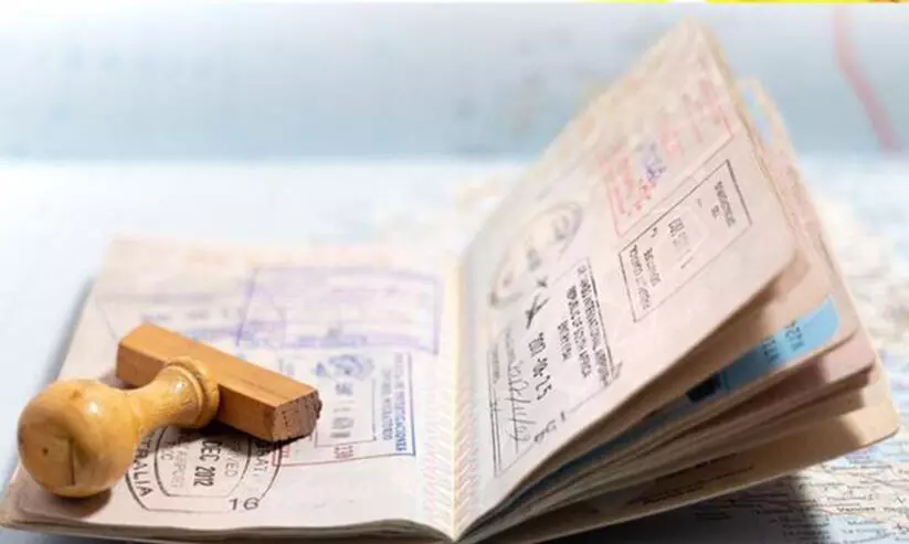 20 വർഷം പിന്നിട്ട ഇമാമുമാർക്കും പ്രബോധകർക്കും മുഅദ്ദീനും ദുബൈ ഗോൾഡൻ വിസ നൽകും 20 വർഷം പിന്നിട്ട ഇമാമുമാർക്കും പ്രബോധകർക്കും മുഅദ്ദീനും ദുബൈ ഗോൾഡൻ വിസ നൽകും