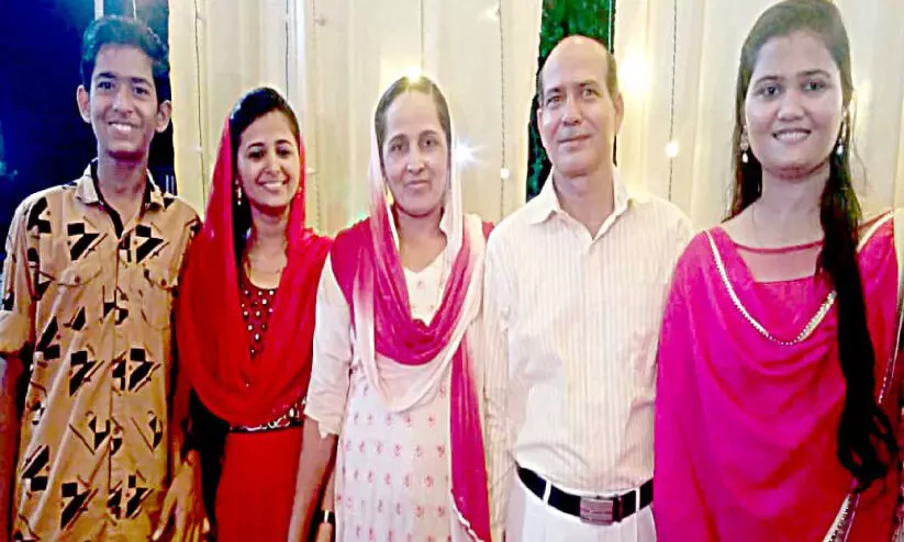 saleemgan and family