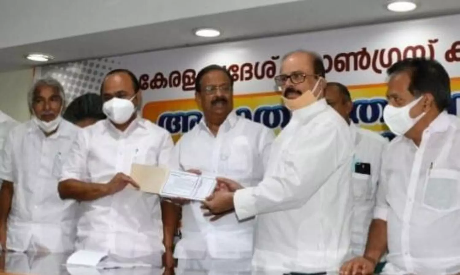 കോണ്‍ഗ്രസ് അംഗത്വവിതരണത്തിന് തുടക്കം;   കേരളത്തിൽ പാർട്ടിയെ ശക്​തിപ്പെടുത്തുമെന്ന്​ താരിഖ് അന്‍വര്‍