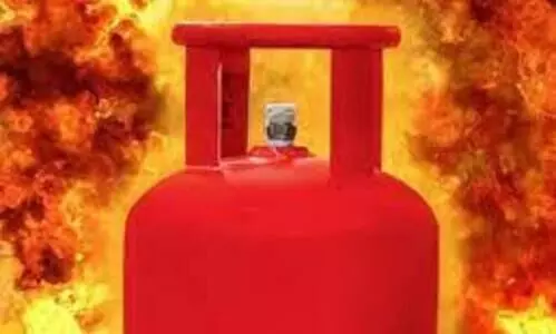 സ്കൂളിലെ പാചകപ്പുരയില്‍ ഗ്യാസ് സിലിണ്ടറിൽനിന്ന് തീപടർന്നു