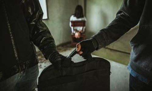 10 ല​ക്ഷം രൂ​പ ത​ന്നി​ല്ലെ​ങ്കി​ൽ കൊ​ന്നു​ക​ള​യു​മെ​ന്ന്   ഭീ​ഷ​ണി​