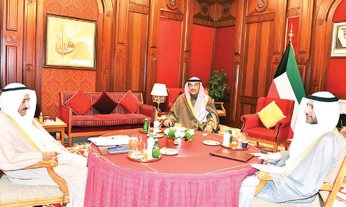 പ്രധാനമന്ത്രിയും സ്​പീക്കറും സുപ്രീംകോടതി മേധാവിയും ചർച്ച നടത്തി