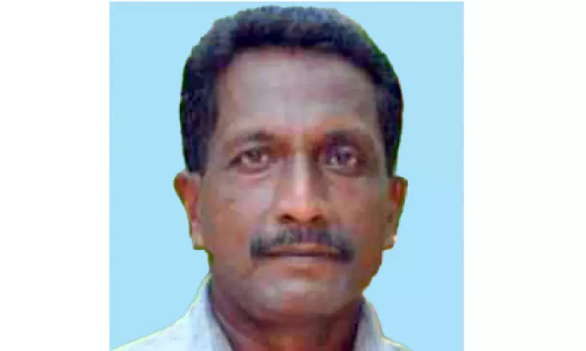 നാട്ടിക സ്പോർട്സ് അക്കാദമി ചെയർമാൻ തൂങ്ങി മരിച്ചനിലയിൽ നാട്ടിക സ്പോർട്സ് അക്കാദമി ചെയർമാൻ തൂങ്ങി മരിച്ചനിലയിൽ