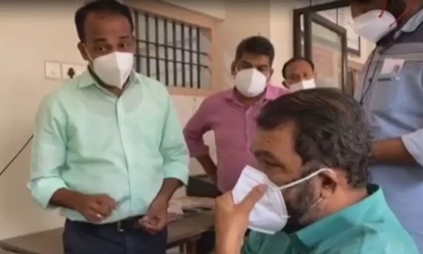 തിരുവനന്തപുരം പരീക്ഷാഭവനിൽ ഫോൺ എടുക്കുന്നില്ലെന്ന് പരാതി ;  മിന്നൽ സന്ദർശനം നടത്തി മന്ത്രി വി ശിവൻകുട്ടി