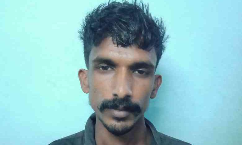 സ്കൂൾ വിദ്യാർഥിനിയെ കടന്നുപിടിച്ച യുവാവ് അറസ്റ്റിൽ സ്കൂൾ വിദ്യാർഥിനിയെ കടന്നുപിടിച്ച യുവാവ് അറസ്റ്റിൽ