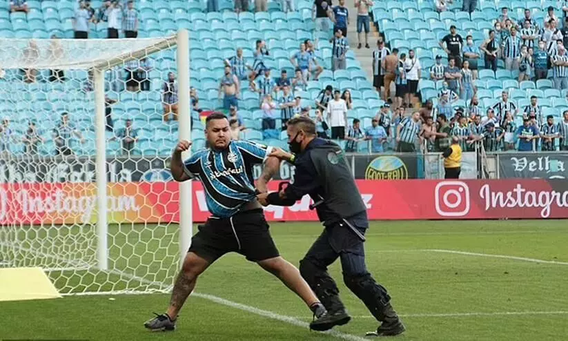 വാർ വിധി തിരിച്ചടിയായി; ബ്രസീൽ ലീഗിൽ കളി കഴിഞ്ഞതോടെ ആരാധകരുടെ കൂട്ടത്തല്ല്​