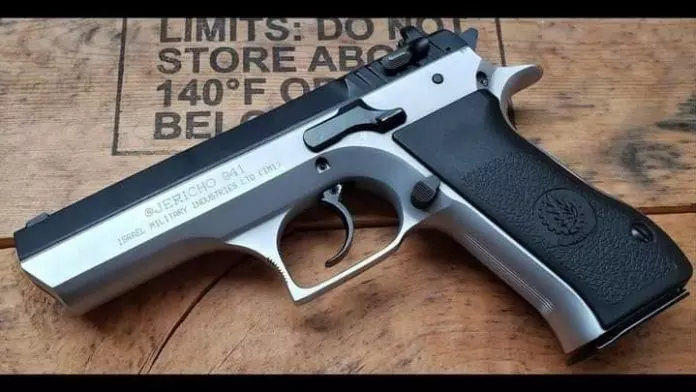 തോക്കുകൾക്കായി ഇന്ത്യൻ സ്വകാര്യ കമ്പനിക്ക്​ ഓർഡർ നൽകി നാവികസേന