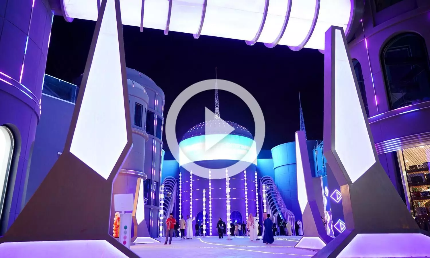 ബോളീവാർഡ് നഗരി ആസ്വാദകർക്കായി തുറന്നു