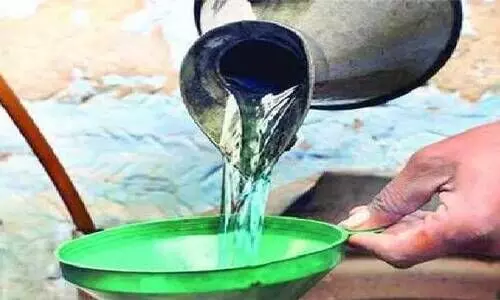 മണ്ണെണ്ണ വാങ്ങിമുടിഞ്ഞ് മത്സ്യത്തൊഴിലാളികൾ