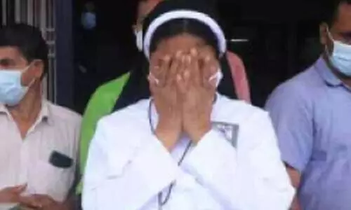 ആദ്യദിനം അ​ഹല്യയും സ്കൂ​ളി​ലെ​ത്തി; പ​ക്ഷേ