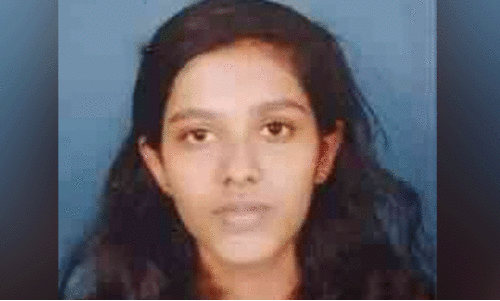 നീറ്റിൽ മുഴുവൻ മാർക്കും ഒന്നാം റാങ്കും;  പിലിക്കോടിന് അഭിമാനമായ് കാർത്തിക