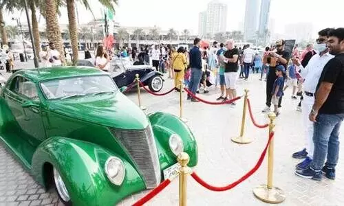 കൗ​തു​ക​മു​ണ​ർ​ത്തി വി​േ​ൻ​റ​ജ്​ കാ​റു​ക​ളു​ടെ പ്ര​ദ​ർ​ശ​നം