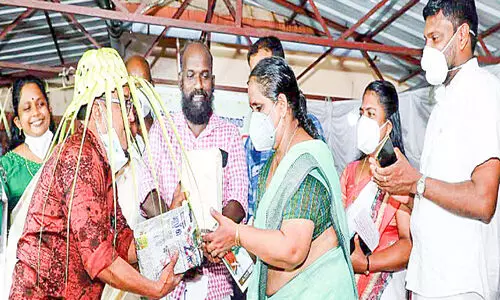 പുസ്തകവണ്ടി പ്രയാണം തുടങ്ങി