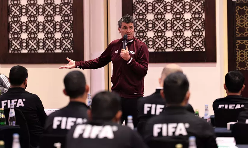 കൊളിനയുടെ ശിക്ഷണത്തിൽ റഫറിമാരുടെ ഒരുക്കം കൊളിനയുടെ ശിക്ഷണത്തിൽ റഫറിമാരുടെ ഒരുക്കം