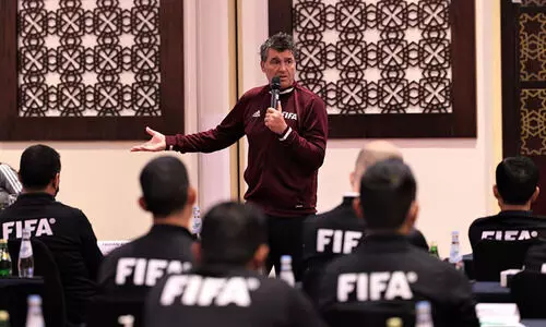 കൊളിനയുടെ ശിക്ഷണത്തിൽ റഫറിമാരുടെ ഒരുക്കം