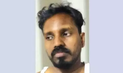 പ്രാ​യ​പൂ​ർ​ത്തി​യാ​കാ​ത്ത കു​ട്ടി​യെ പീ​ഡി​പ്പി​ച്ച കേ​സി​ൽ ടെ​ലി​കോം ക​മ്പ​നി ജീ​വ​ന​ക്കാ​ര​ൻ അ​റ​സ്​​റ്റി​ൽ