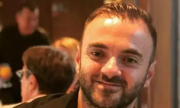 ഫ്ലാറ്റ് വാടകക്കെടുക്കാൻ പണമില്ലാതെ പാർക്ക് ബെഞ്ചുകളിൽ കിടന്നുറങ്ങി; ഇന്ന് ശതകോടീശ്വരൻ ഫ്ലാറ്റ് വാടകക്കെടുക്കാൻ പണമില്ലാതെ പാർക്ക് ബെഞ്ചുകളിൽ കിടന്നുറങ്ങി; ഇന്ന് ശതകോടീശ്വരൻ